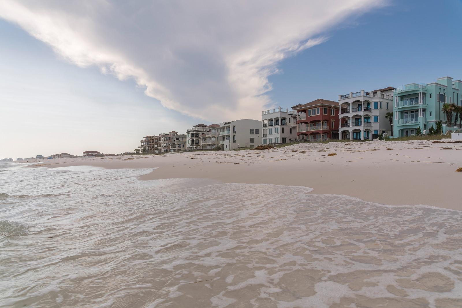 30A home rentals along the white-sand beaches and turquoise waters of Florida’s scenic Gulf Coast